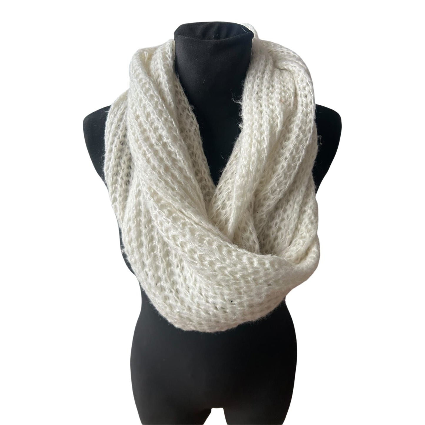 Schöner Damen Loop Schal beige grob gestrickt weich Herbst Winter