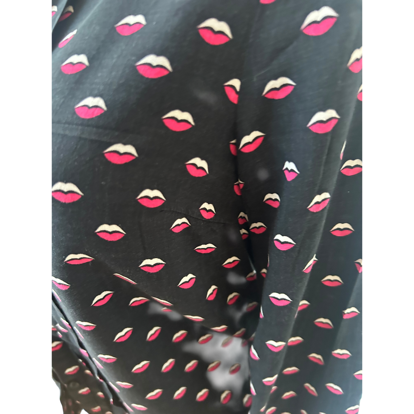 NAF NAF Damen Langarmbluse Lippenmuster Kragen Knopfleiste Größe 38