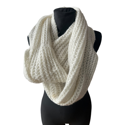 Schöner Damen Loop Schal beige grob gestrickt weich Herbst Winter