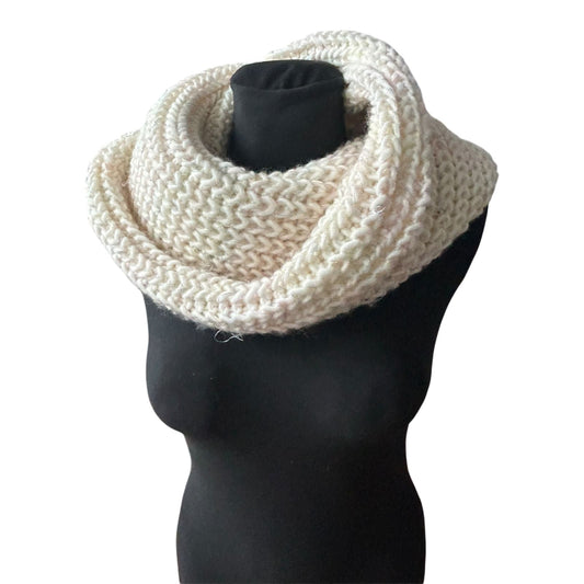 Damen Loop Schal beige dick gestrickt mit Glitzerfäden Herbst Winter