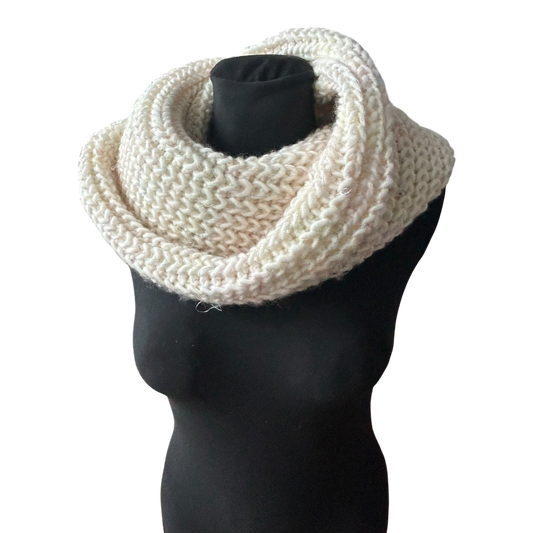 Damen Loop Schal beige dick gestrickt mit Glitzerfäden Herbst Winter