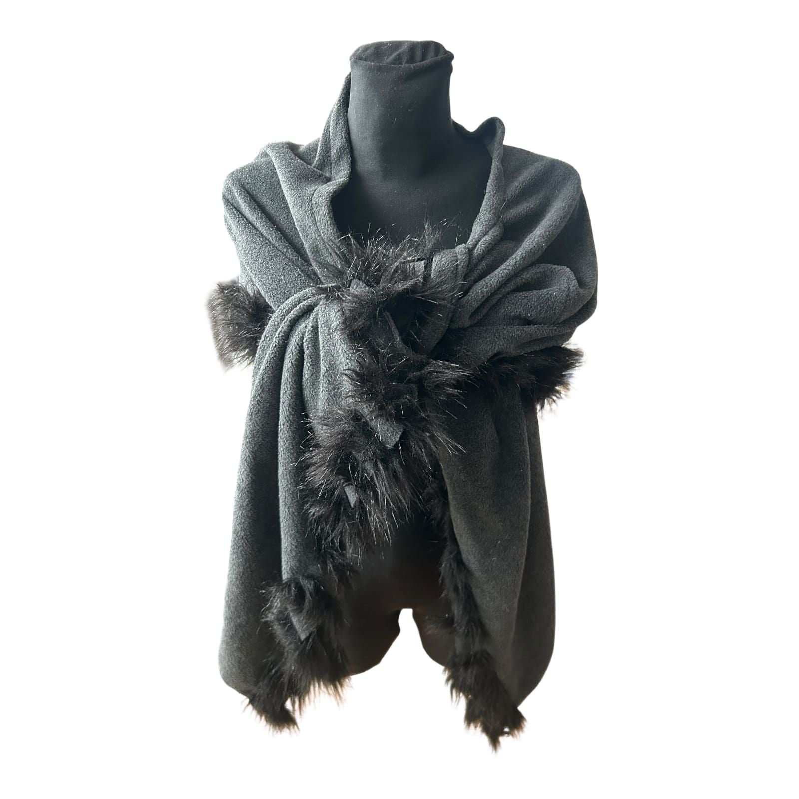 Damen Cape Tuch grau mit Kunstfellbesatz weich elegant groß