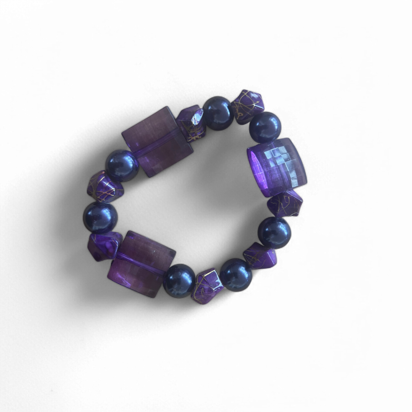 Stilvolles elastisches Armband in Lila Kunstoffperlen Modern Violett