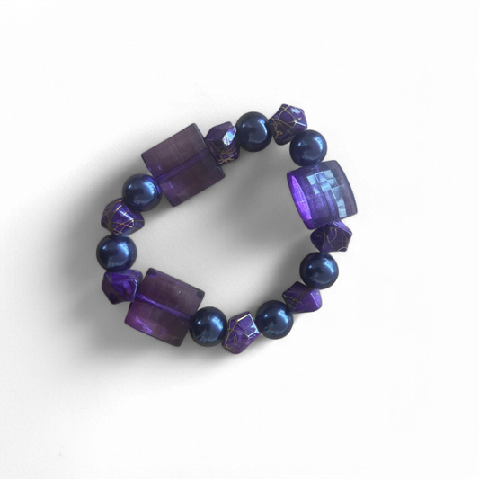 Stilvolles elastisches Armband in Lila Kunstoffperlen Modern Violett