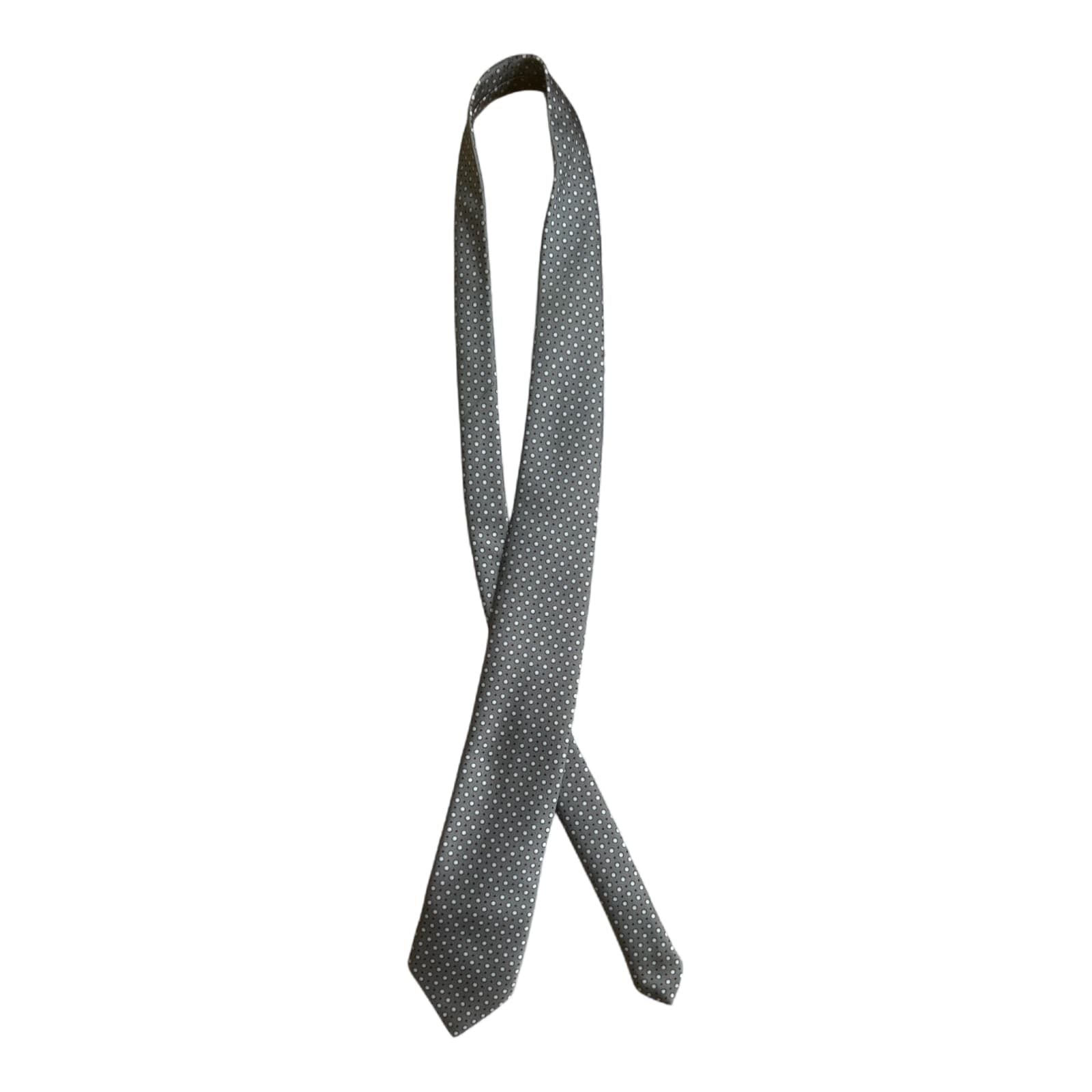 EleganceKrawatten Braune Krawatte Mit Punktmuster - Elegant Und Vielseitig