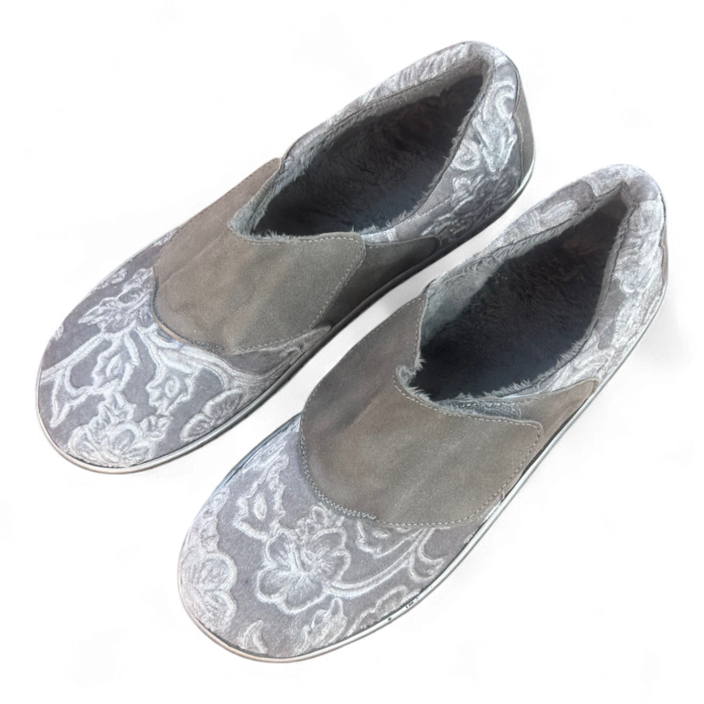 Warme Hausschuhe Gr. 42 grau floral mit Futter Vintage Look Filzoptik