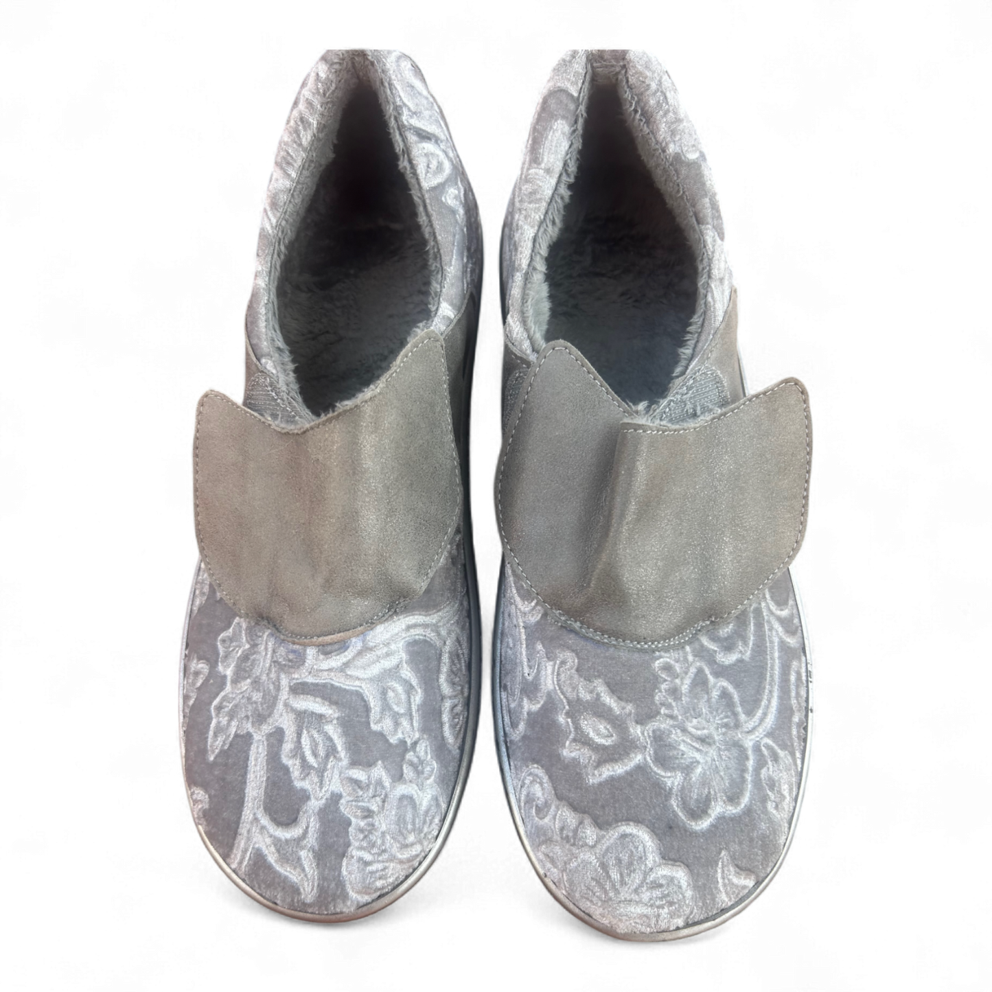 Warme Hausschuhe Gr. 42 grau floral mit Futter Vintage Look Filzoptik