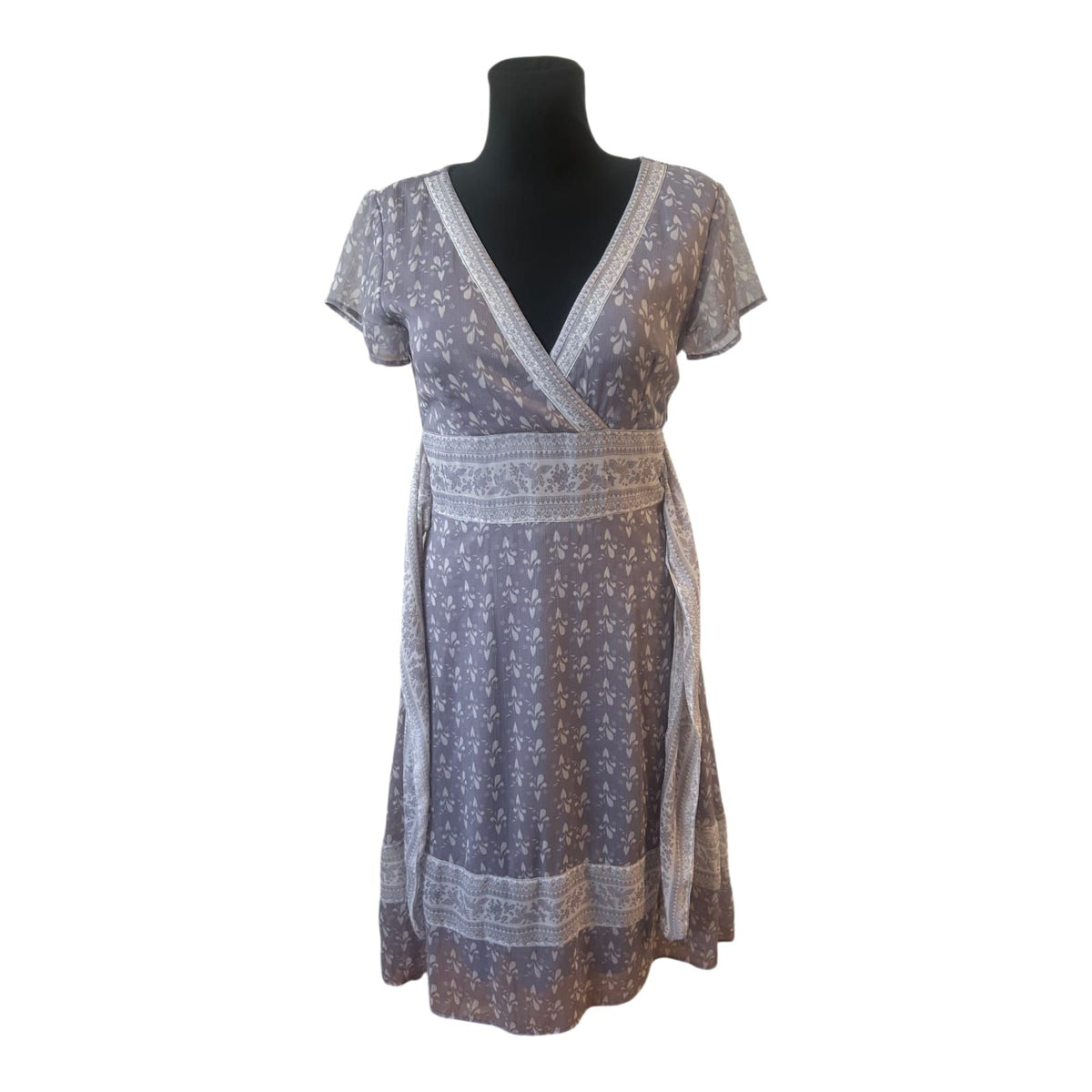 Vero Moda Wickelkleid Gr. 40 Grau Beige Creme Sommerkleid Bindegürtel