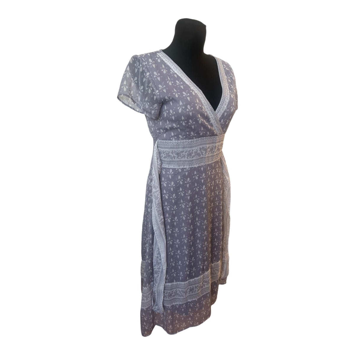 Vero Moda Wickelkleid Gr. 40 Grau Beige Creme Sommerkleid Bindegürtel