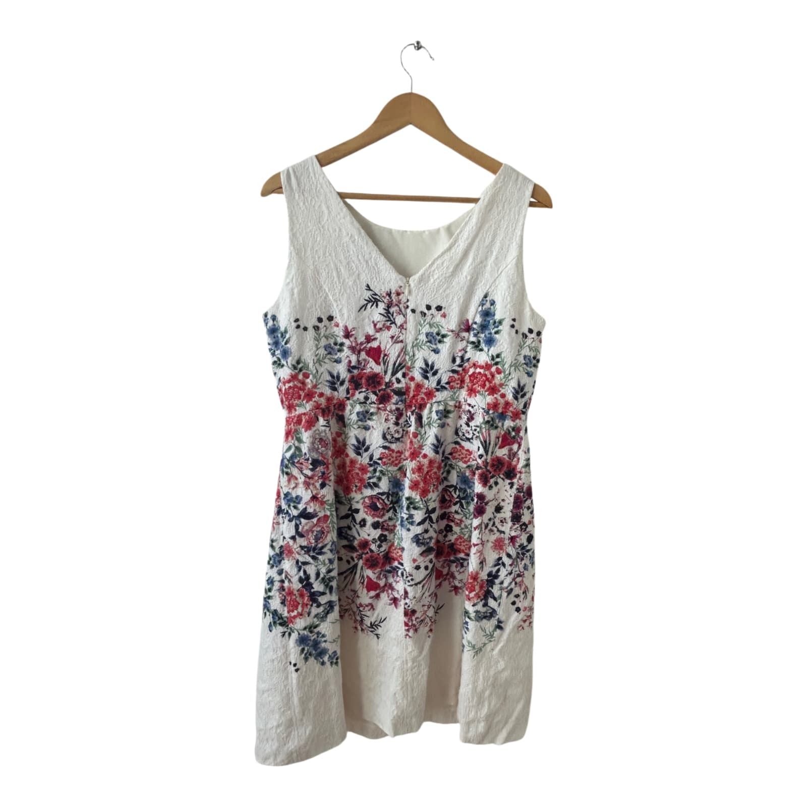 Yessica Kleid Damen Dress Damenkleid Gr. 40 Weiß Blumen Fit Flare Futter Elegant