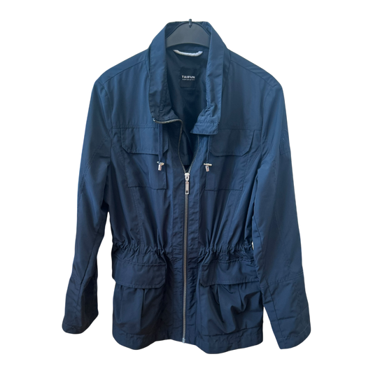Taifun Damenjacke M Blau – Taillierbar – Funktional & Stylisch 🌀